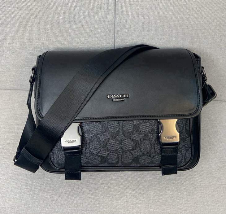 Picture of Coach Mens Bags _SKUfw220572120fw